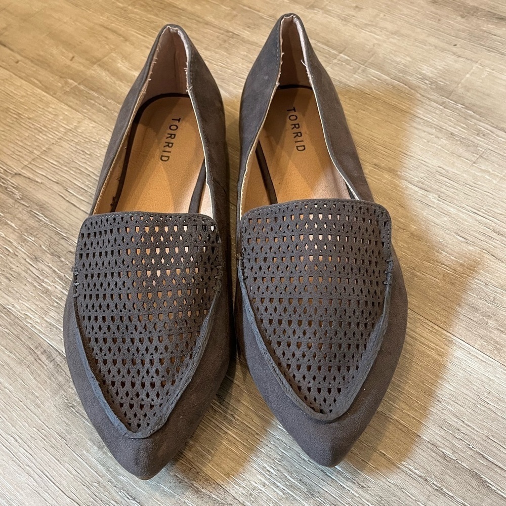 Torrid Perforated Taupe Brown Loafers 9W - Picture 6 of 15